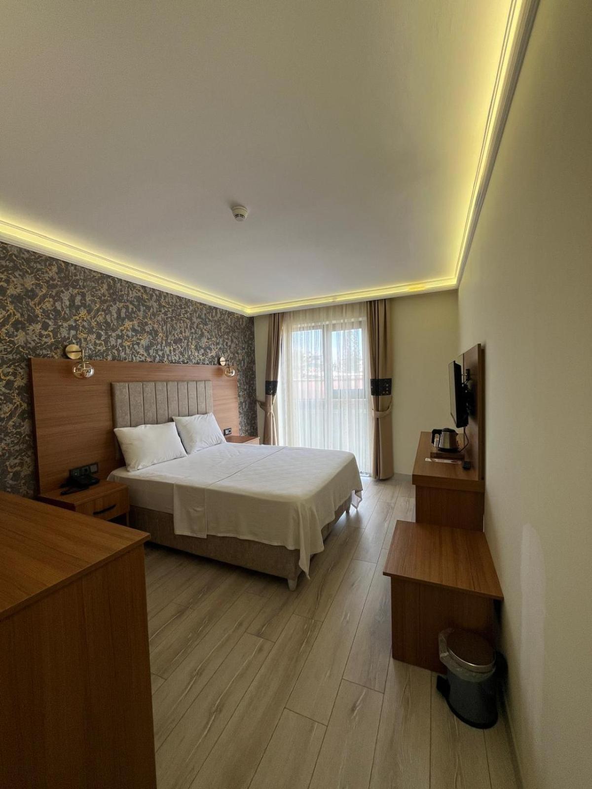 Golden Lux Hotel Анталия Екстериор снимка